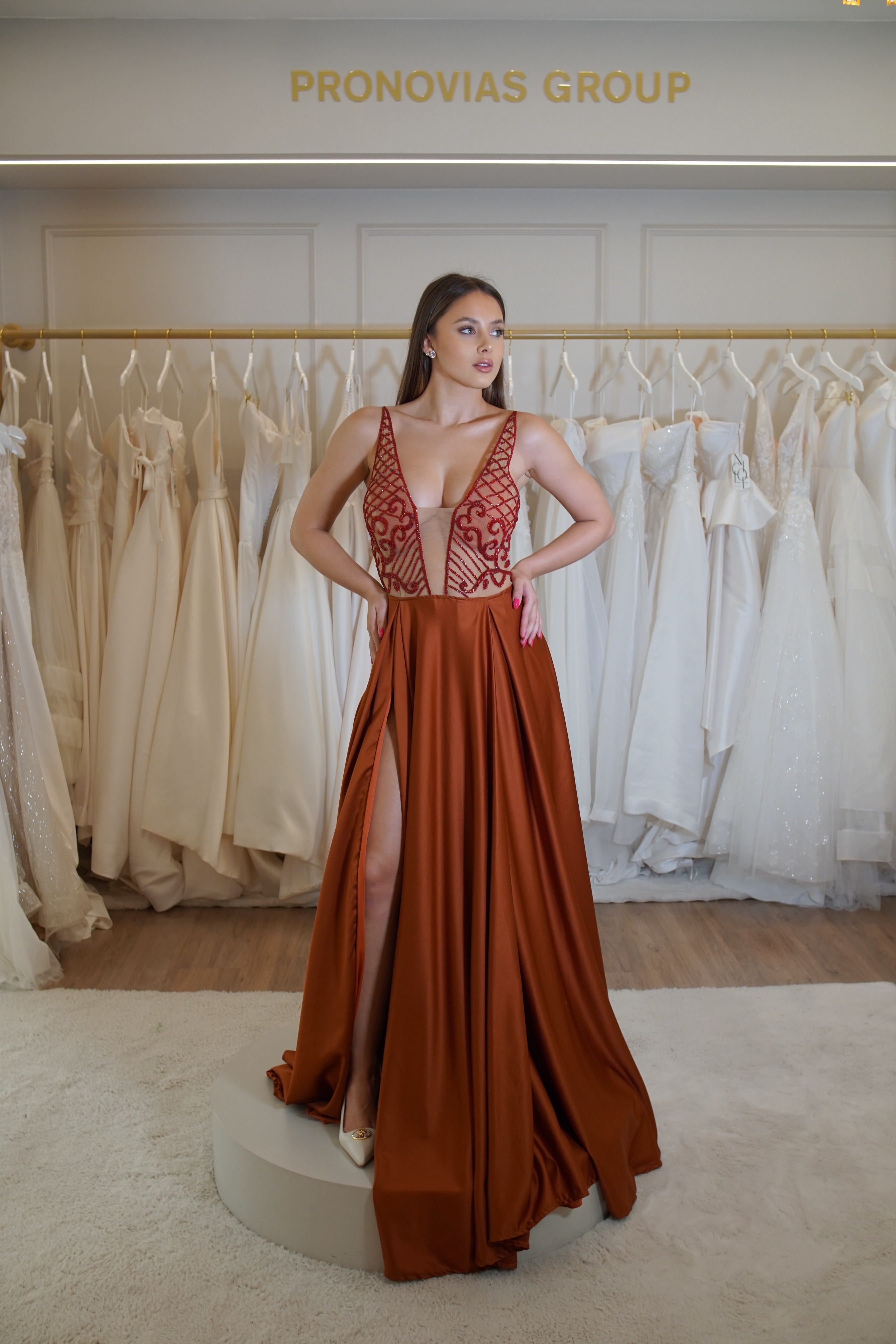 Vestido Terracota com Pedraria